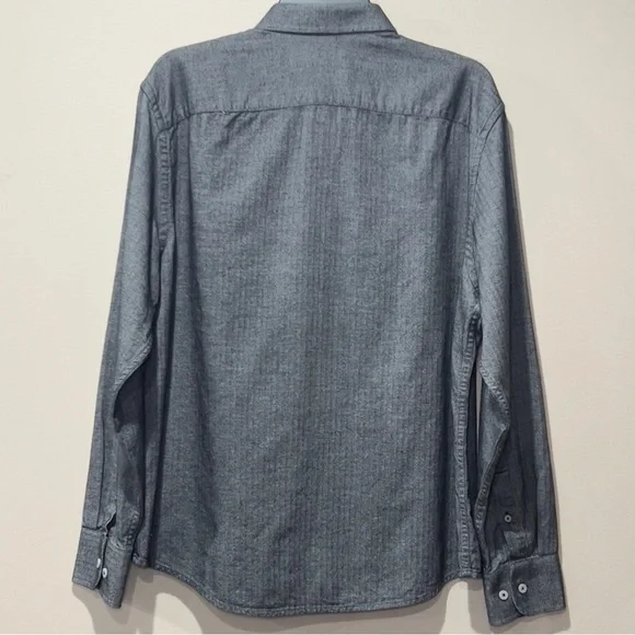 UNTUCK IT Large Slim Fit Light Flannel Chevron Gray Button Downs. 100% Cotton. - Picture 4 of 9